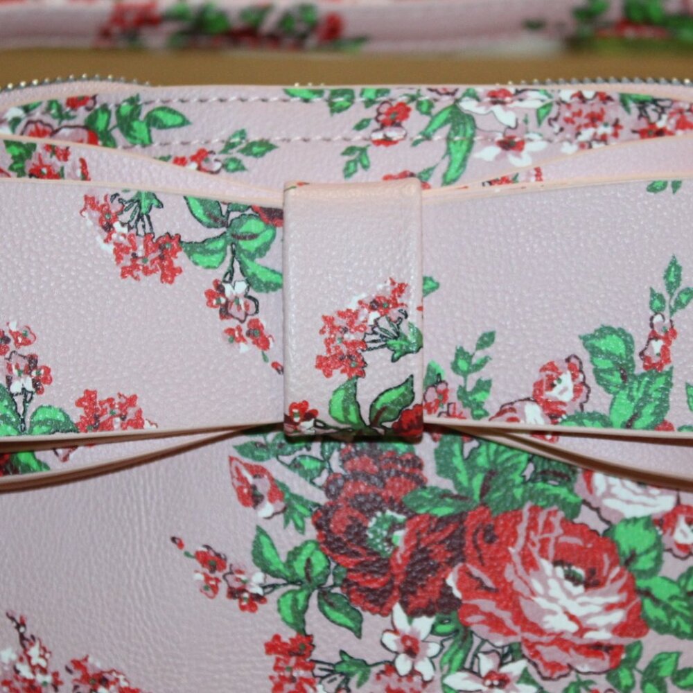 NWT Betsey Johnson Shabby Chic Bow front crossbody Purse DARLING!! - Picture 4 of 10